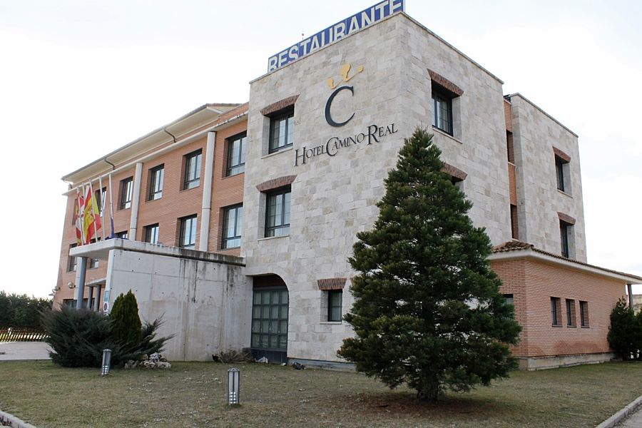 Hotel Camino Real Dueñas Exteriör bild